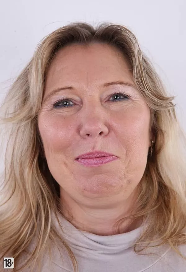 Зрелая дама с большими сиськами разделась на кастинге